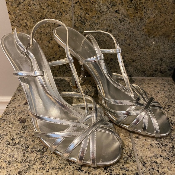 Aldo size 37 strappy silver open toed sandals - Picture 3 of 4
